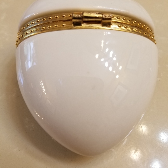 Porcelain heart shaped trinket - Picture 2 of 7